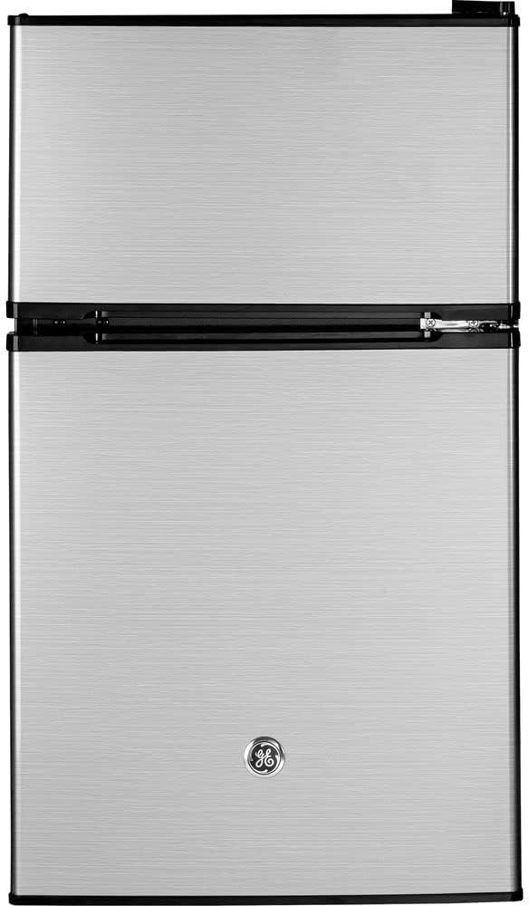 Mini nevera compacta GE de doble puerta en color gris, ideal para oficina y dormitorio
