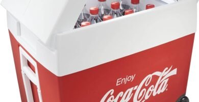 Nevera eléctrica portátil Mobicool Coca-Cola MT48W de 48 litros, en color rojo y blanco, para coche, camión y autocaravana